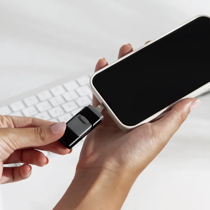 4-In-1 USB Flash Drive Fast Data Transfer and Storage - Image 1
