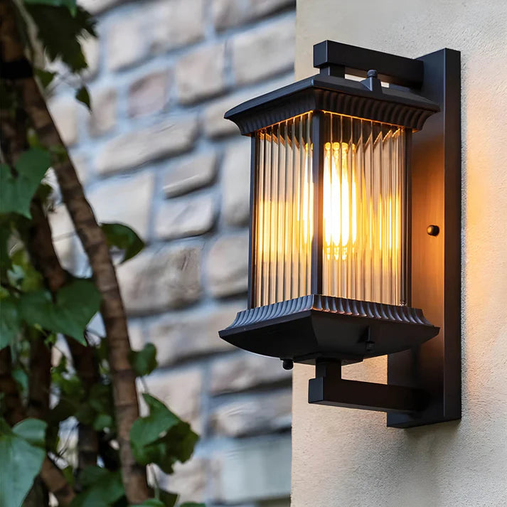 Elegant Outdoor Wall Light | Classic Lantern Design & LED Illumination 0