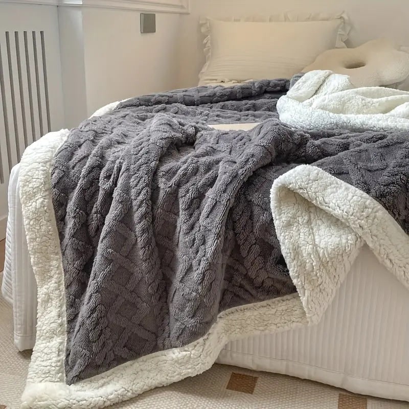 Cozy Sherpa Winter Blanket Warmth and Comfort - Image 2