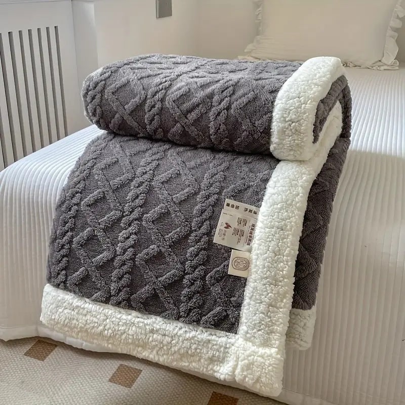 Cozy Sherpa Winter Blanket Warmth and Comfort - Image 3