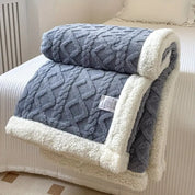 Cozy Sherpa Winter Blanket Warmth and Comfort - Image 4