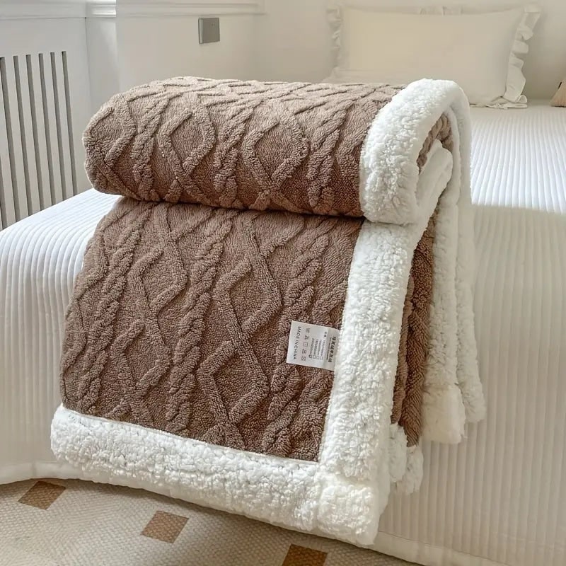 Cozy Sherpa Winter Blanket Warmth and Comfort - Image 5