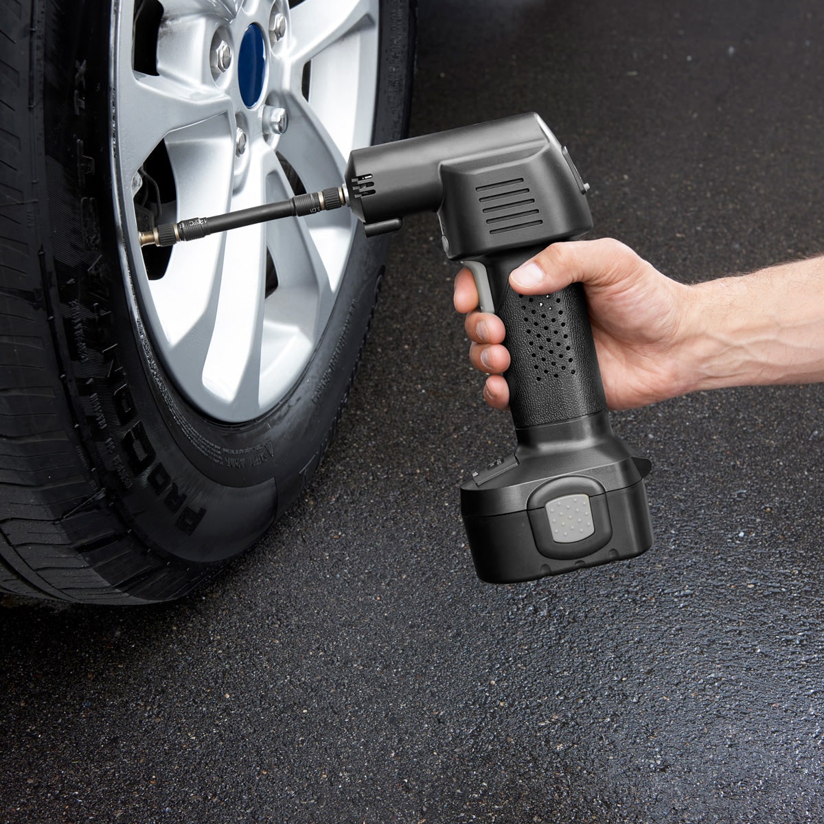 Portable Cordless Automatic Tire Inflator Compact Design - Image 1